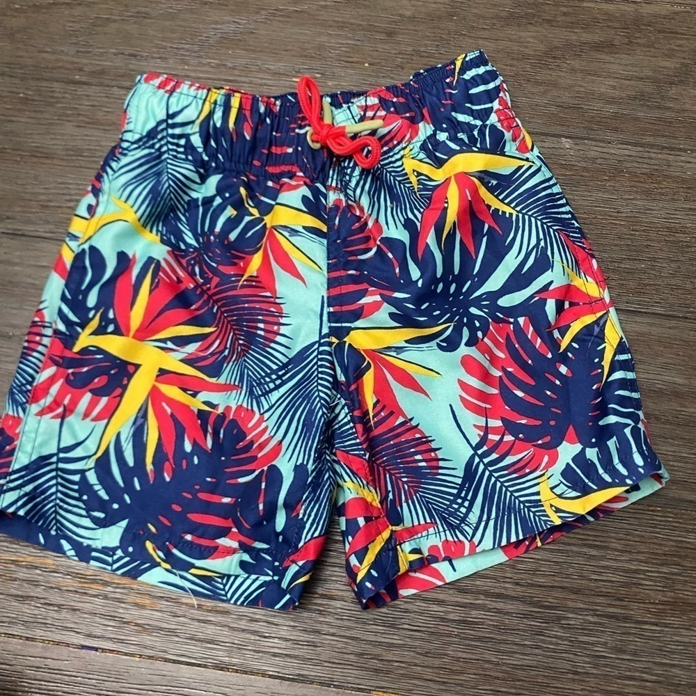 Arizona Jeans boys size XXS Swim Trunks
Worn once from a clean home